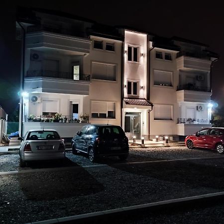 Apartmán Morning Star Danica Surčin Exteriér fotografie